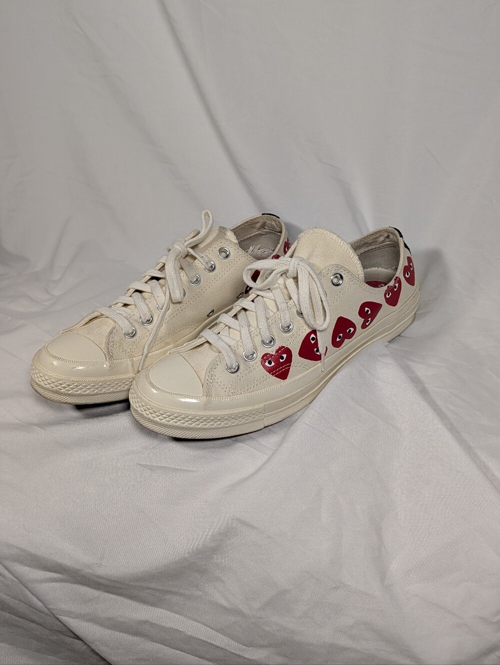 Converse Cream Low-Top Sneakers with Red Heart Graphics